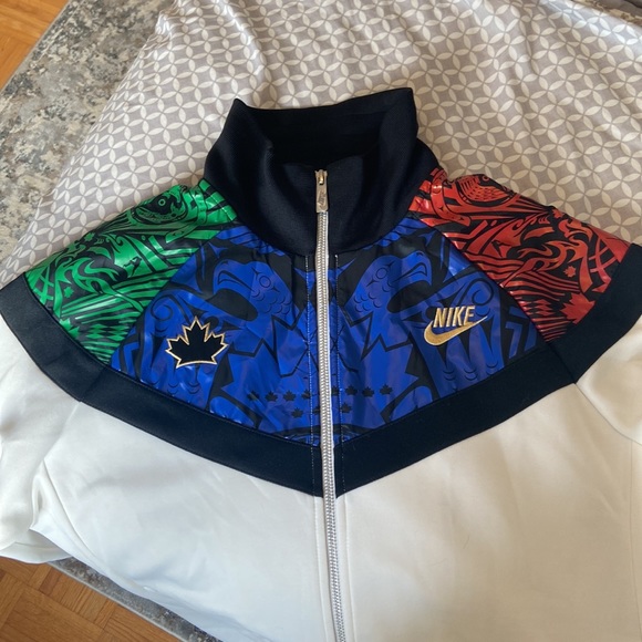 Vintage Nike Sportswear Sweater / Jacket - Picture 4 of 10